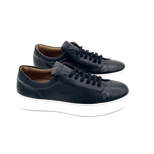 DOGE Sneakers Forate Pelle